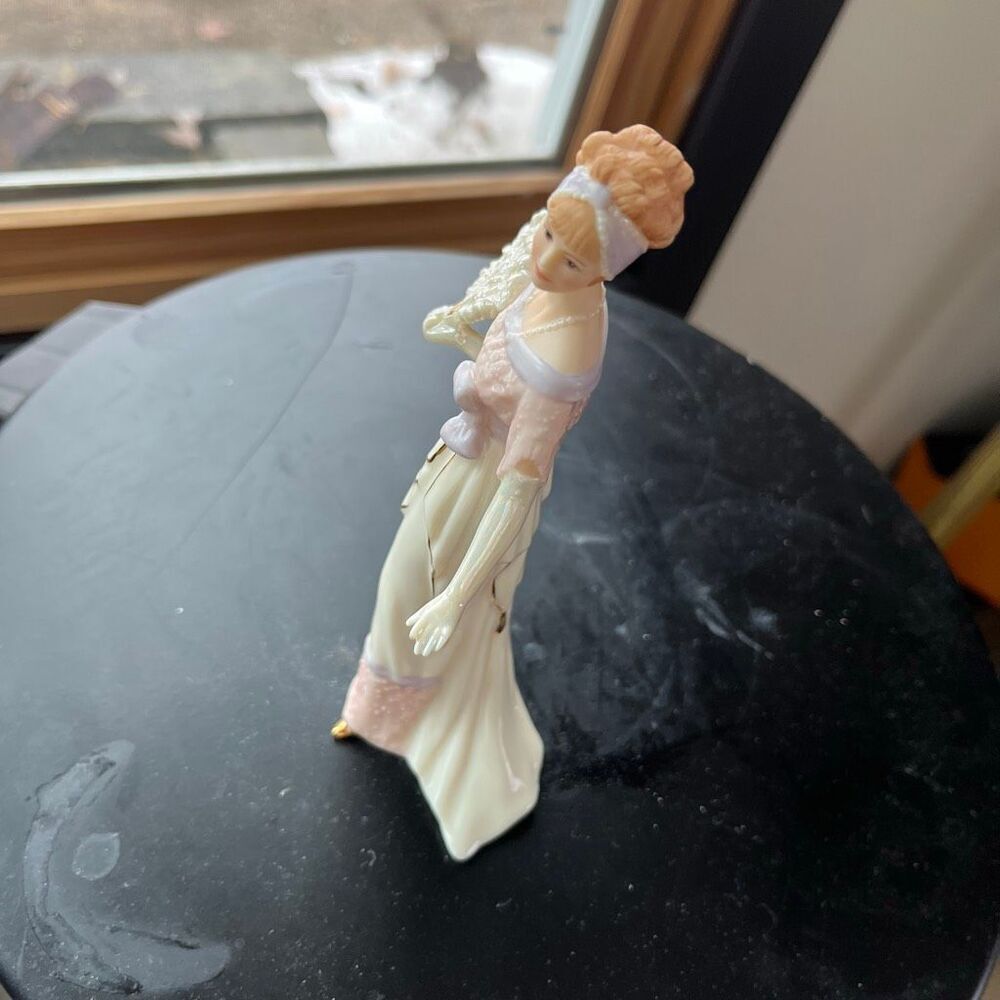 VTG Lenox “Glamorous Entrance” Porcelain Lady Figurine Regency Style - Picture 7 of 10